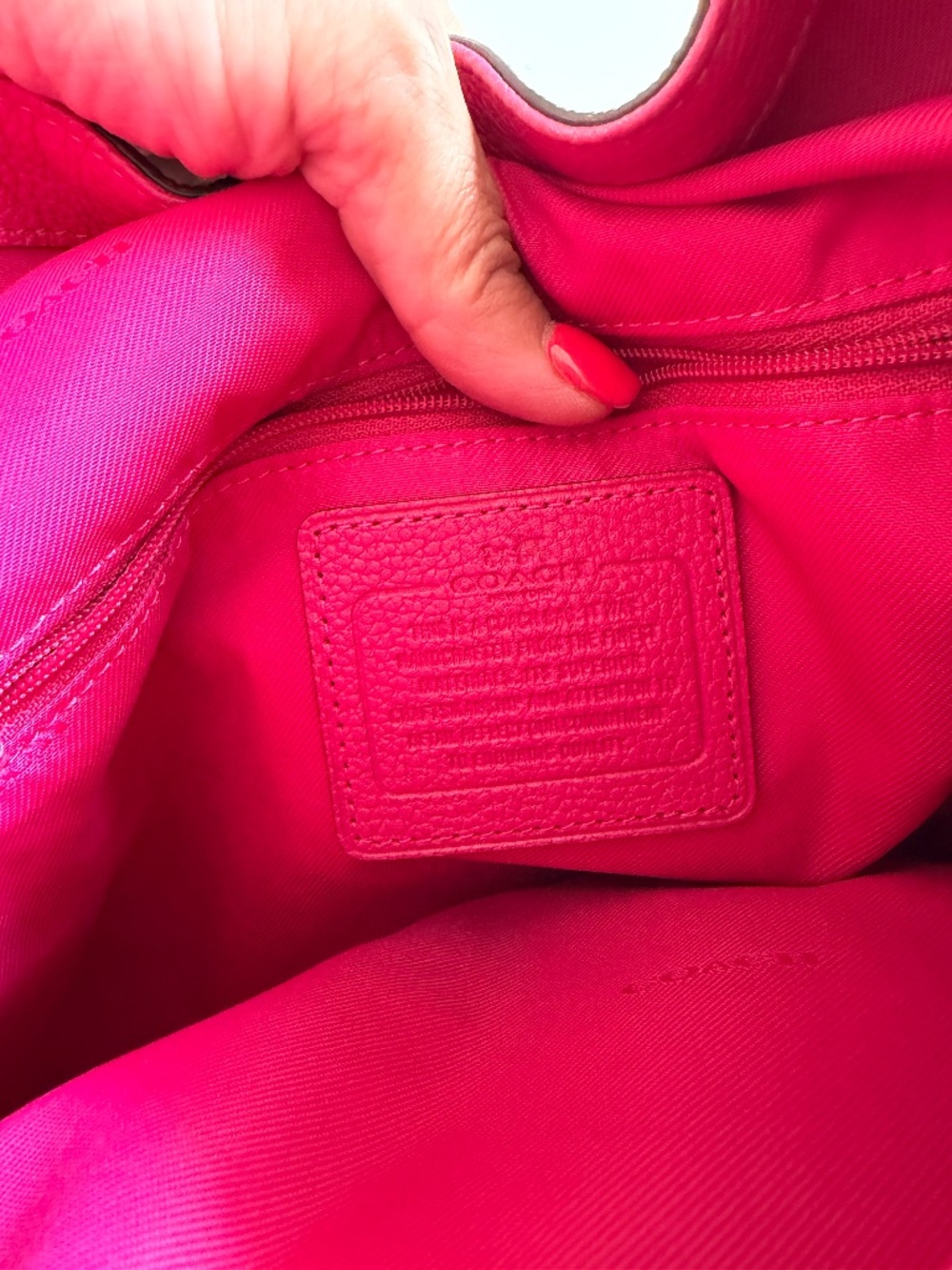 Coach Edie shoulder bag 31 in refined pebble leather, hot pink, NWOT - Picture 6 of 8